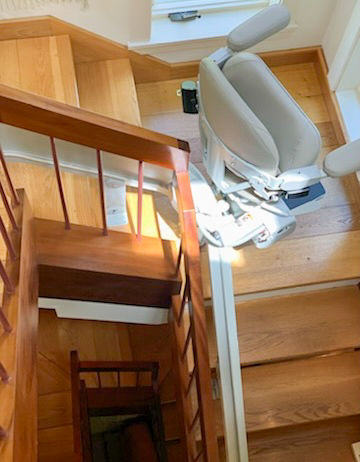 curved chair lift for stairs